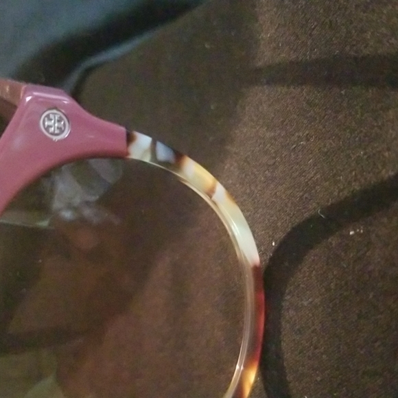 Tory Burch sunglasses with protective case and bag - Picture 14 of 14